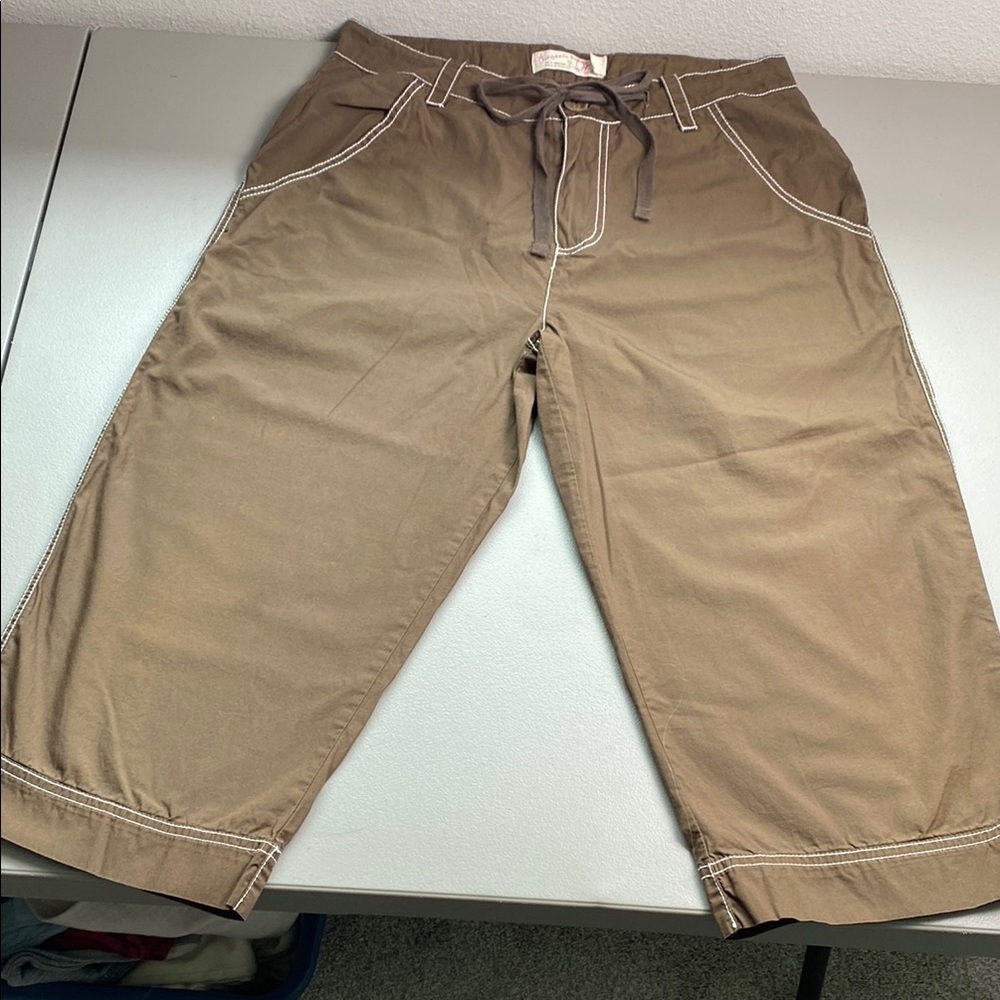 Women’s Organic Beach Brand Brown Capris With Contrasting Stitching Size Small